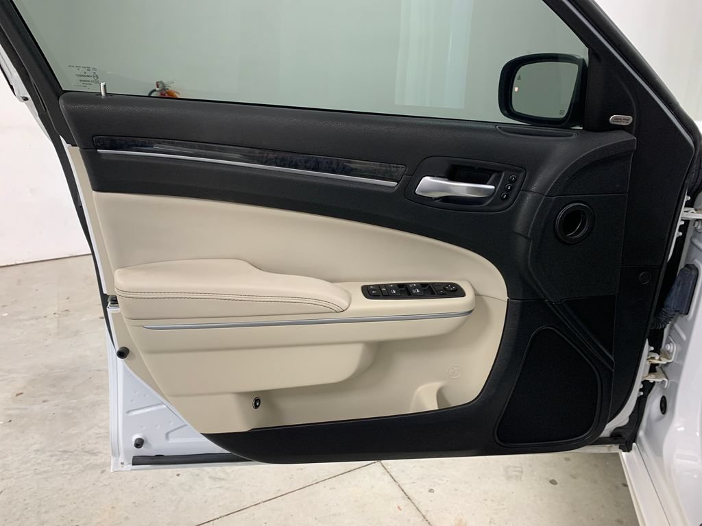 Used 2023 Chrysler 300 Touring L w/ Comfort Group AWD/4WD image 6