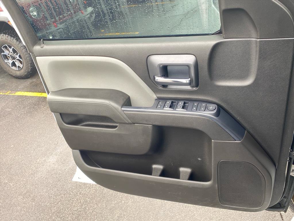Used 2018 Chevrolet Silverado 1500 Custom w/ Custom Value Package image 19