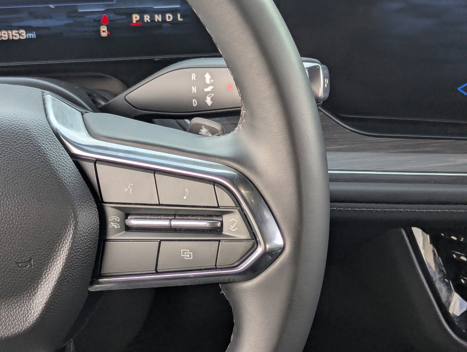 Certified 2025 Chevrolet Suburban Z71 image 23