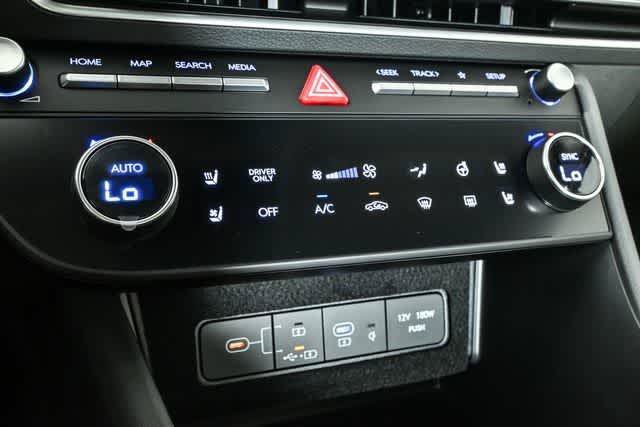 New 2025 Hyundai Sonata Limited FWD image 17