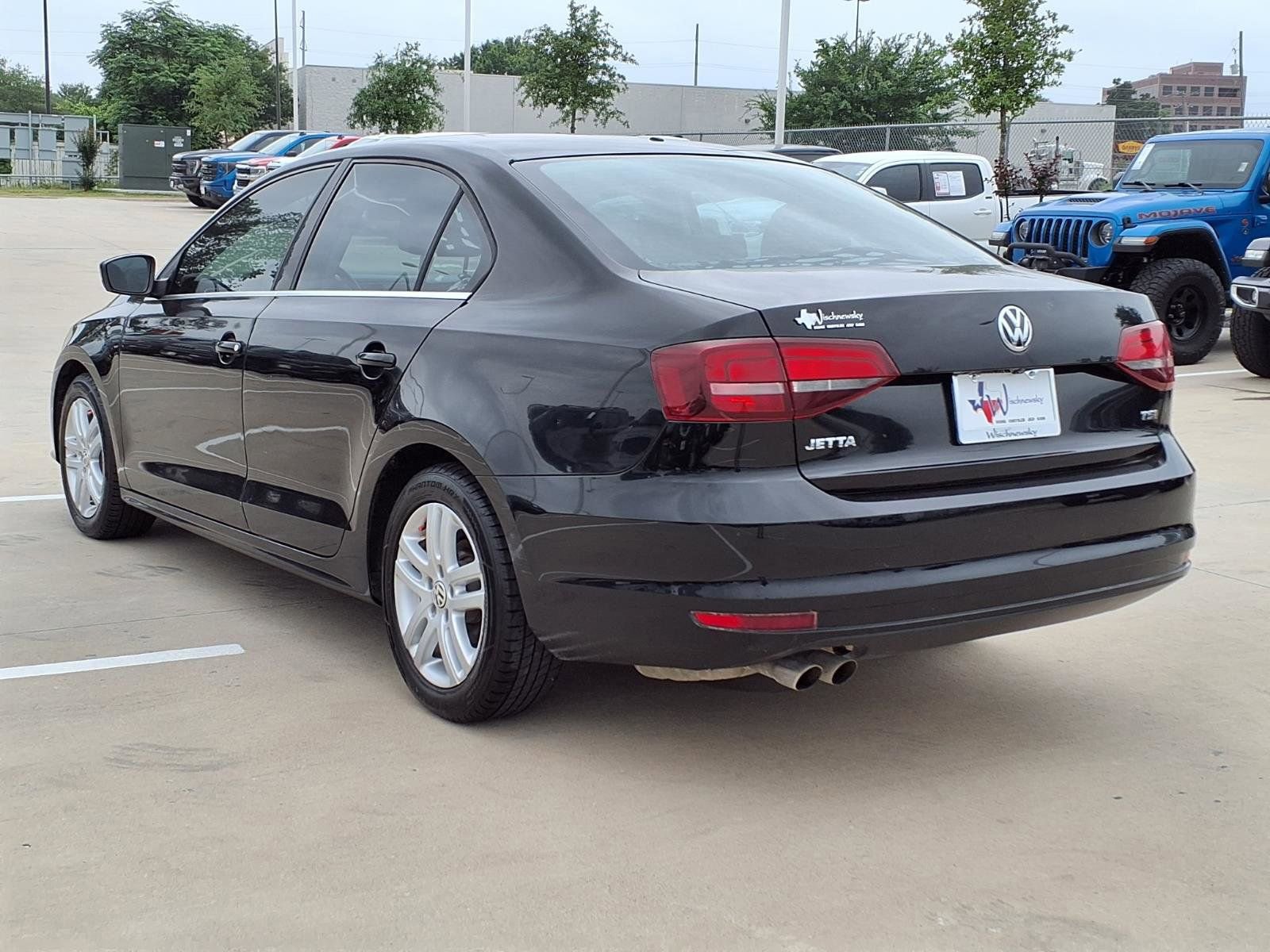 Used 2017 Volkswagen Jetta S FWD image 2
