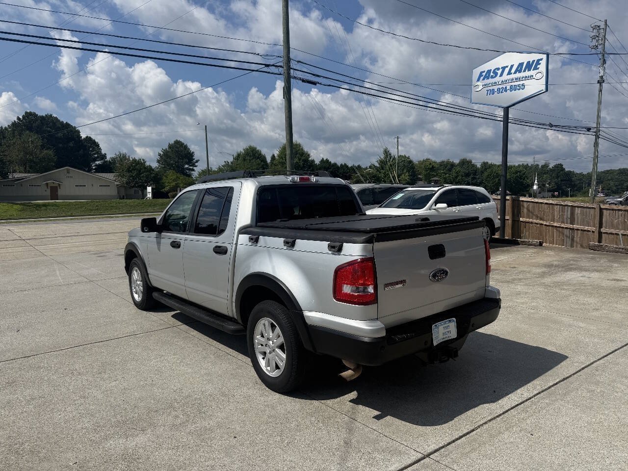 Used 2010 Ford Explorer Sport Trac XLT RWD image 5
