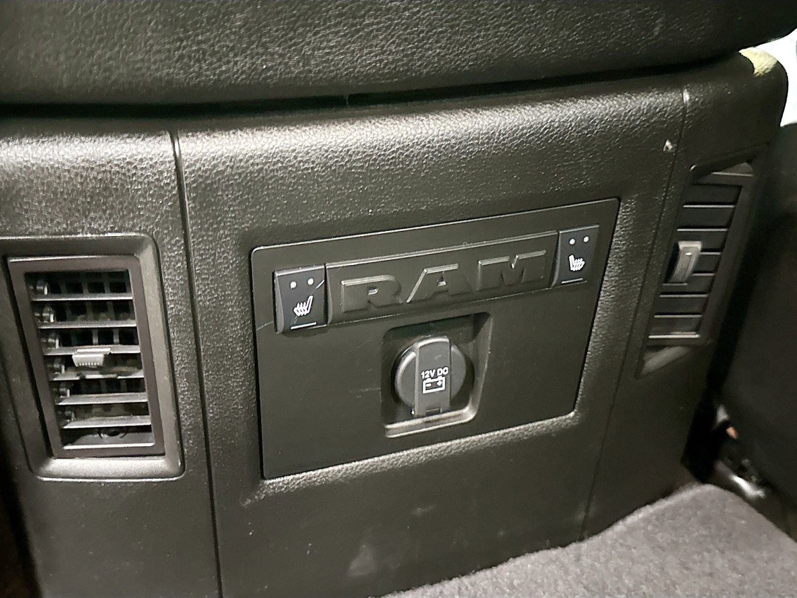 Used 2018 RAM 1500 Laramie w/ Convenience Group image 28