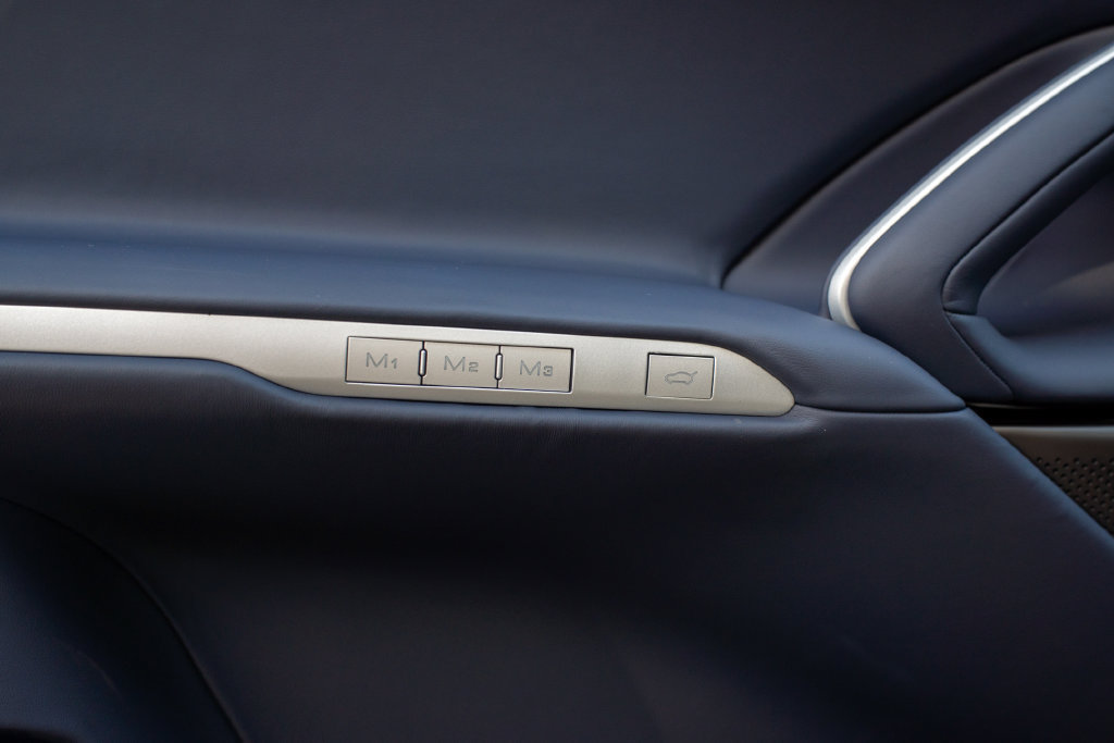 Used 2026 Ferrari Purosangue AWD/4WD image 14