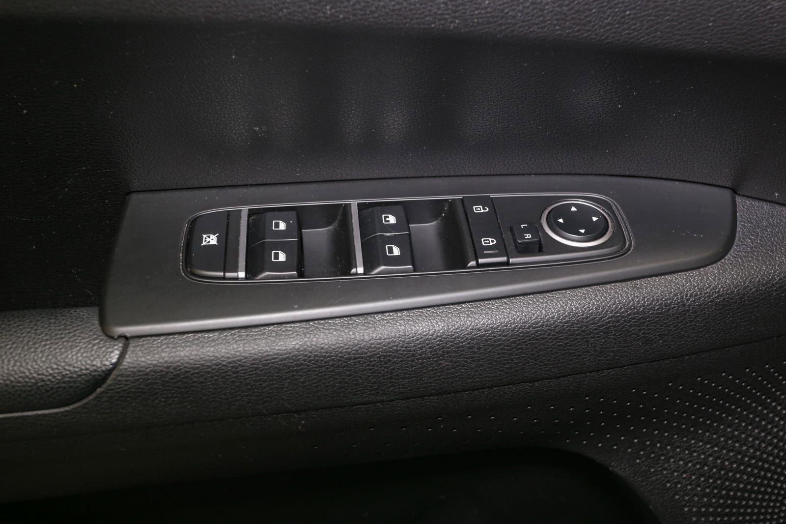 Used 2023 Kia Forte LXS w/ LXS Technology Package image 37