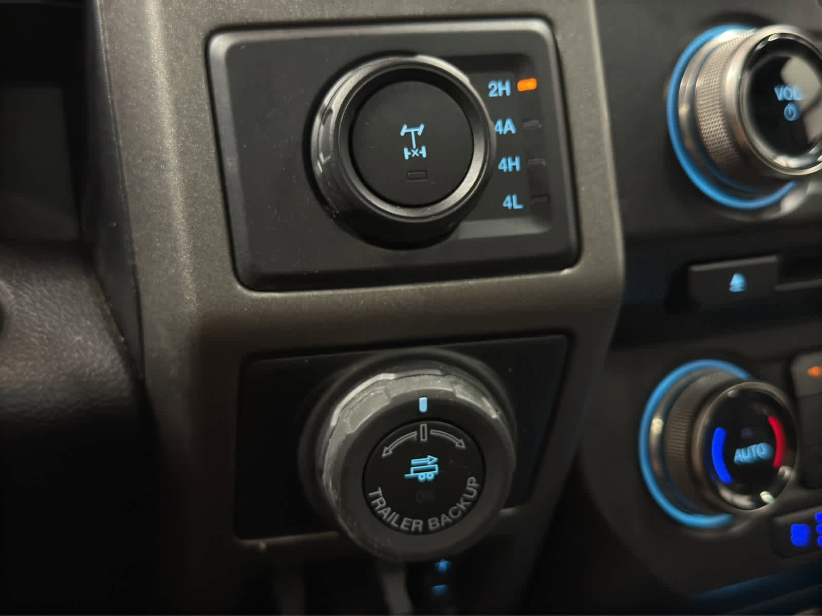 Used 2018 Ford F150 Raptor w/ Equipment Group 802A Luxury image 18