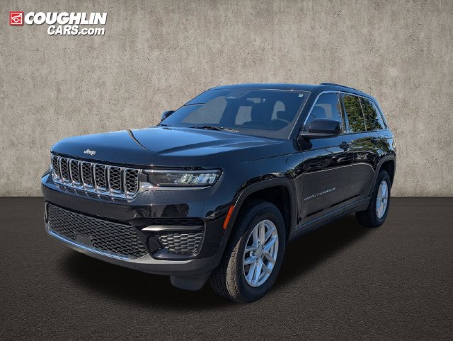 Used 2025 Jeep Grand Cherokee Laredo X AWD/4WD image 3