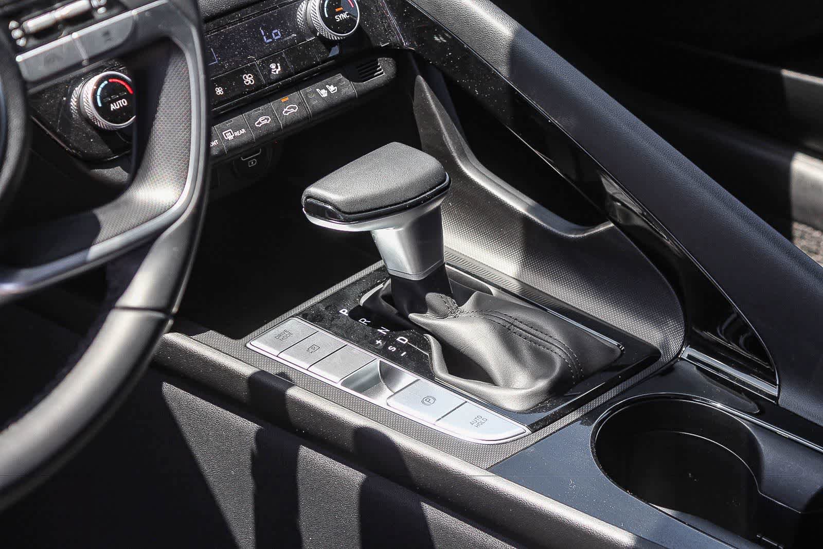 Certified 2023 Hyundai Elantra Limited FWD image 24
