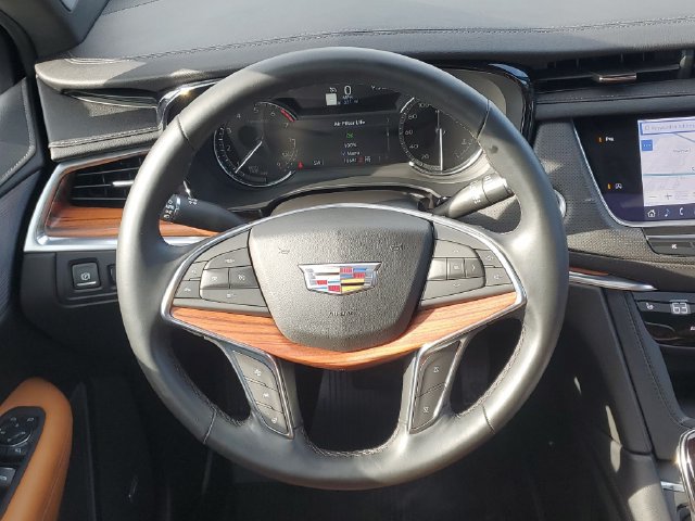 Certified 2025 Cadillac XT5 Premium Luxury w/ LPO, Floor Liner Package AWD/4WD image 30