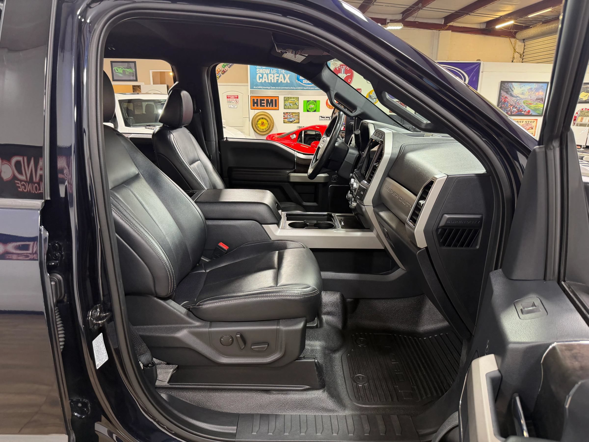 Used 2022 Ford F350 Lariat w/ Lariat Ultimate Package AWD/4WD image 22