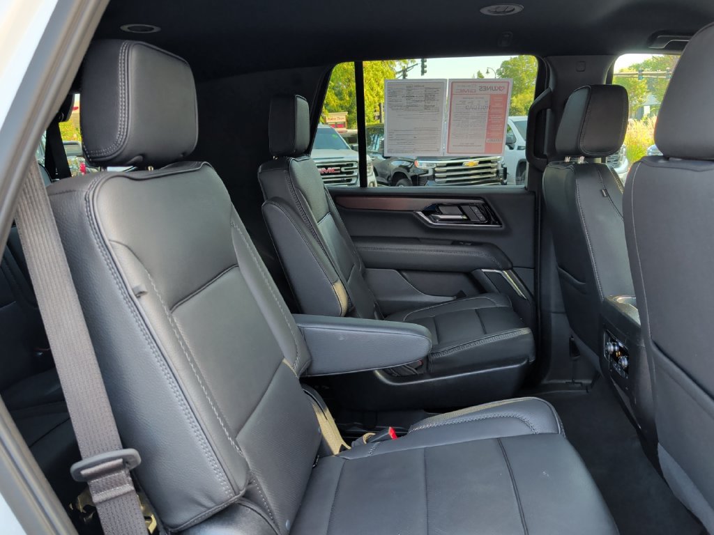 Used 2025 GMC Yukon Denali AWD/4WD image 35