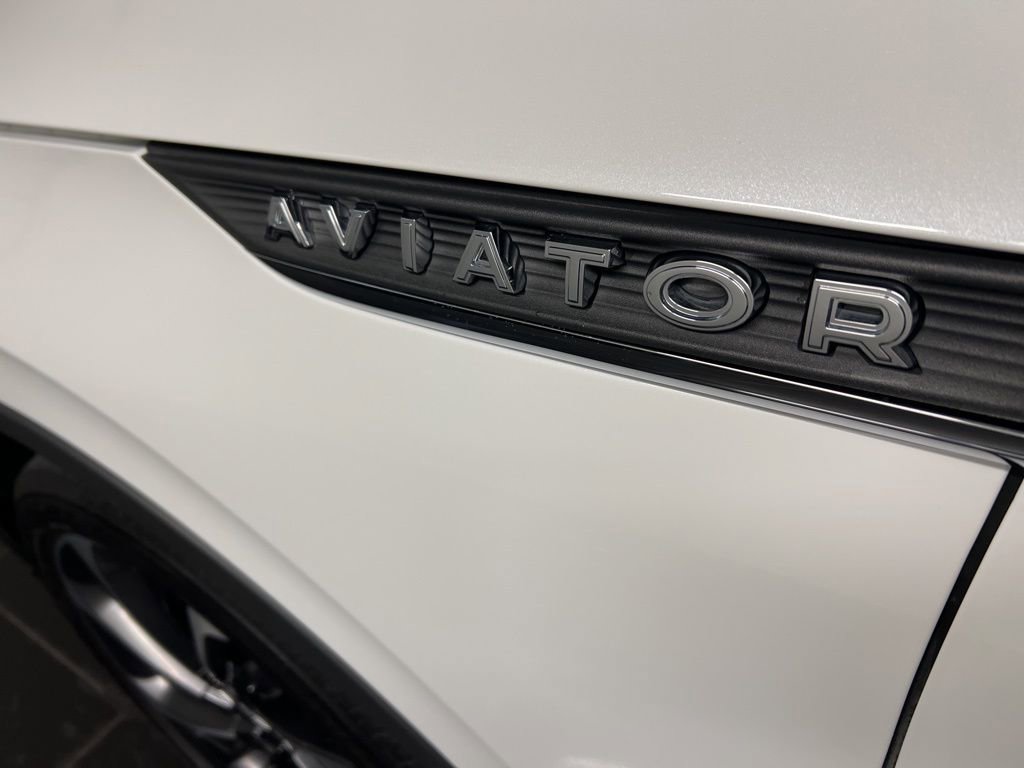 Certified 2021 Lincoln Aviator Reserve w/ Equipment Group 202A AWD/4WD image 40