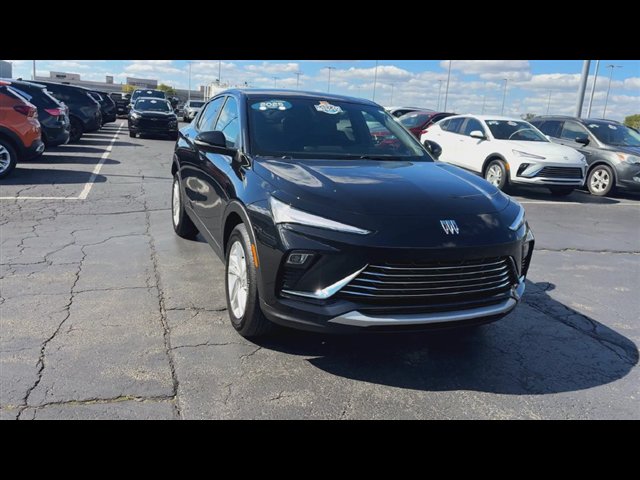 Used 2025 Buick Envista Sport Touring w/ Convenience I Package FWD image 2