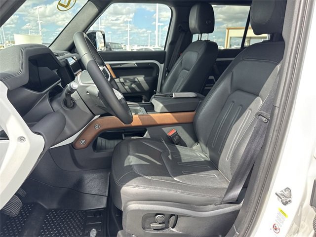 Used 2022 Land Rover Defender 110 X-Dynamic SE image 11