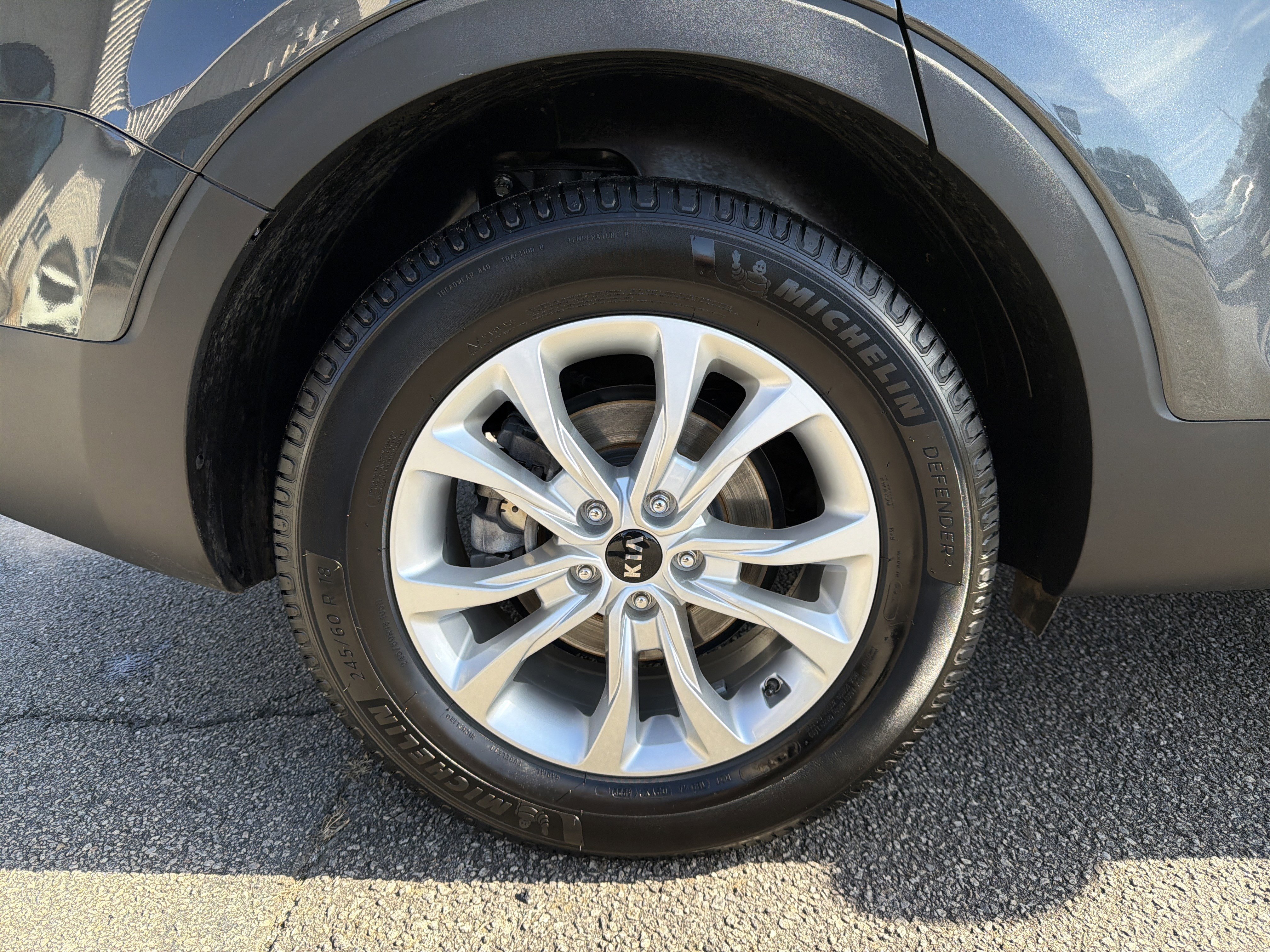 Used 2020 Kia Telluride LX image 19