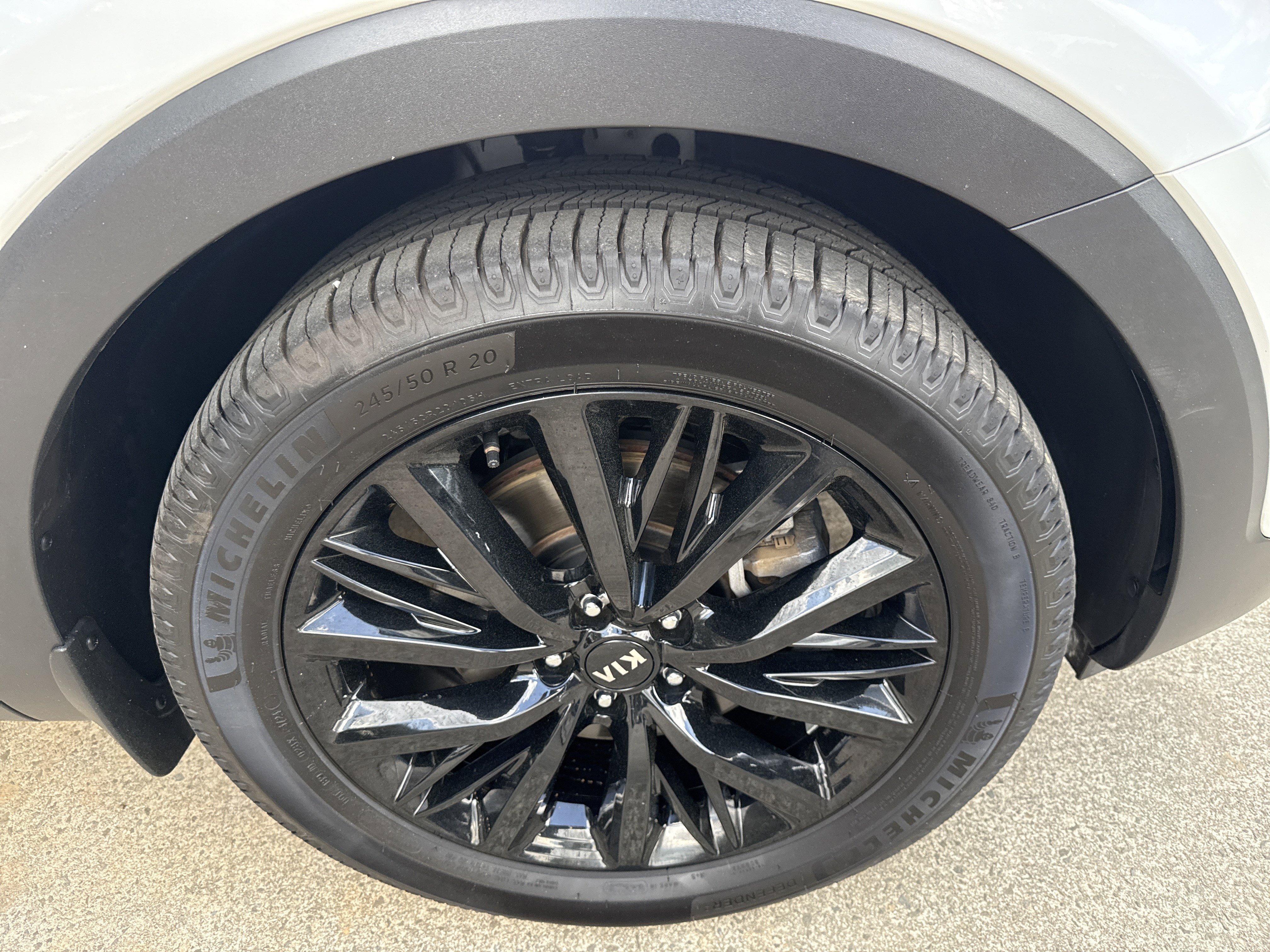 Used 2020 Kia Telluride SX w/ SX Prestige Package image 12