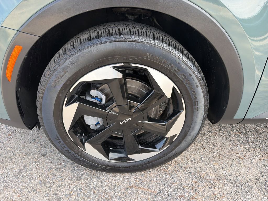 Certified 2025 Kia Sorento EX image 11