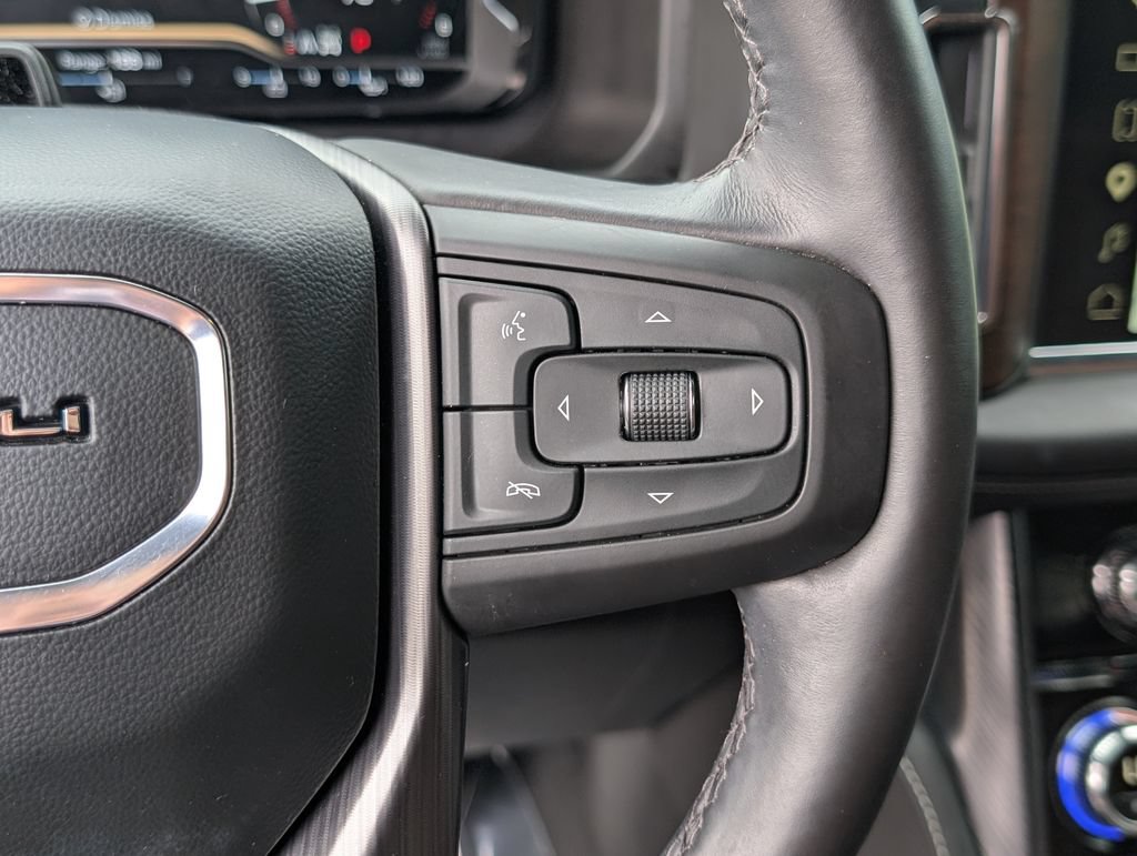 Used 2024 GMC Yukon Denali Ultimate AWD/4WD image 24