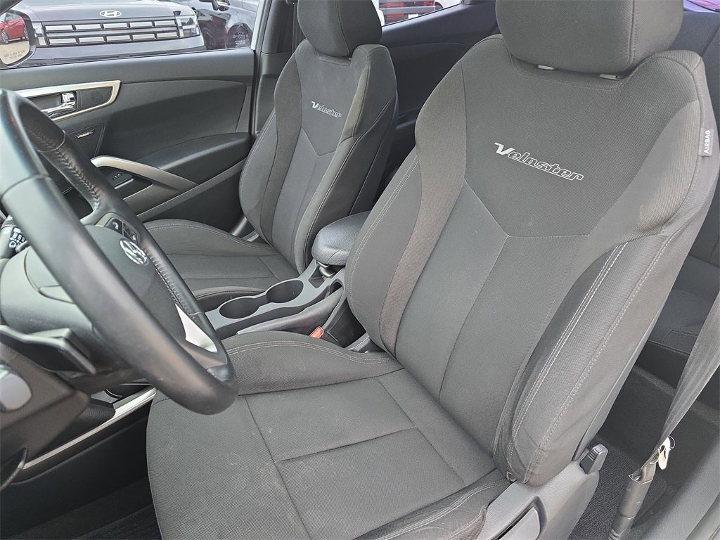 Used 2017 Hyundai Veloster Value Edition image 13