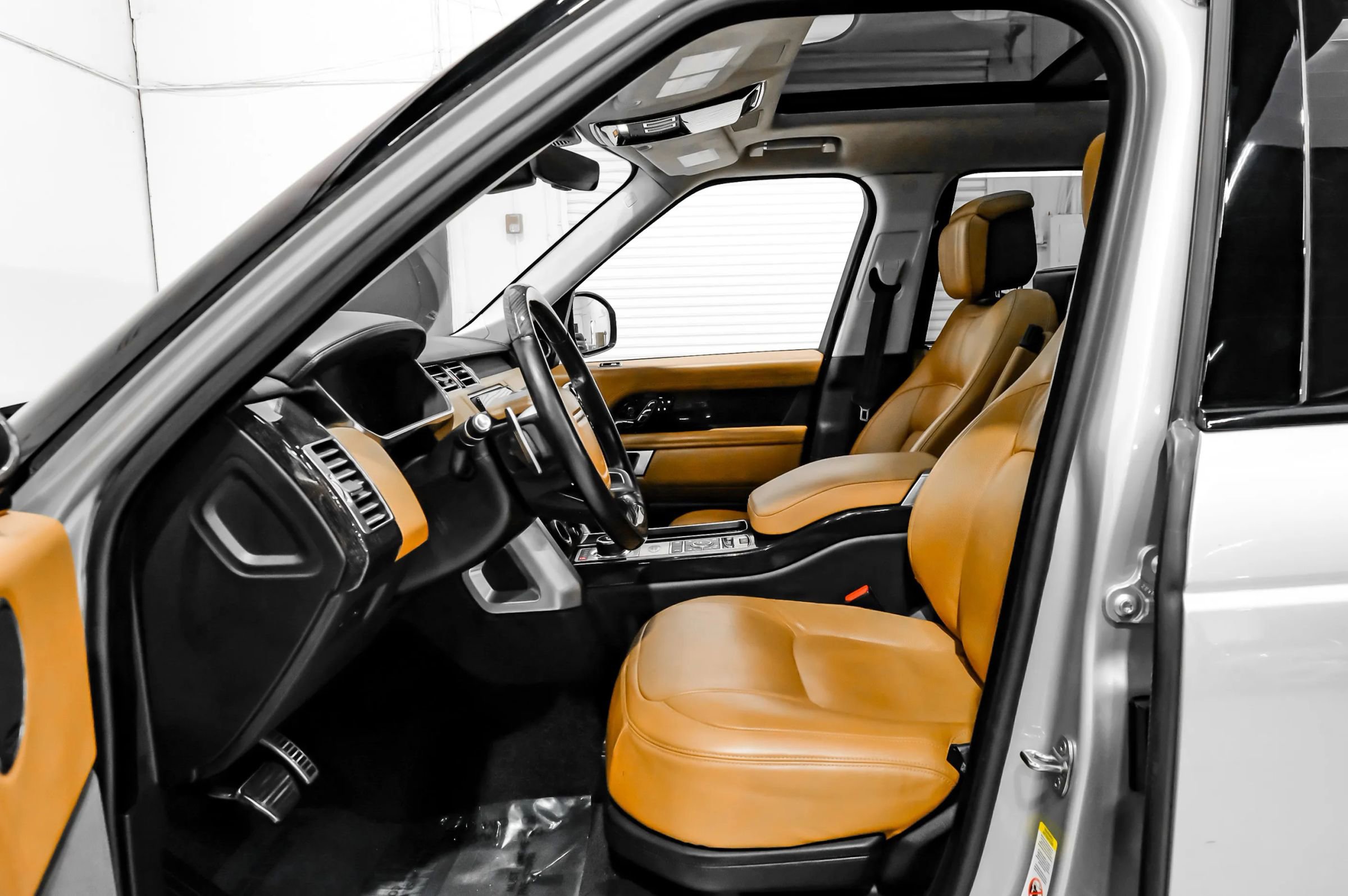 Used 2019 Land Rover Range Rover Long Wheelbase Autobiography image 38