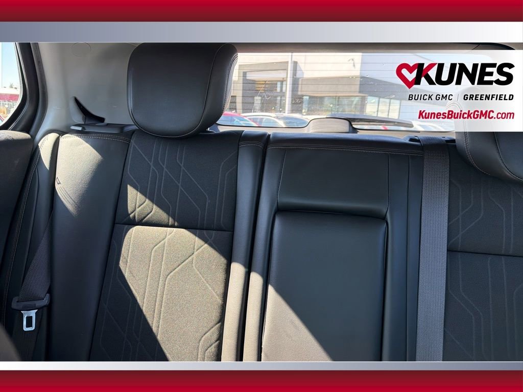 Used 2018 Chevrolet Trax LT w/ LT Convenience Package image 25