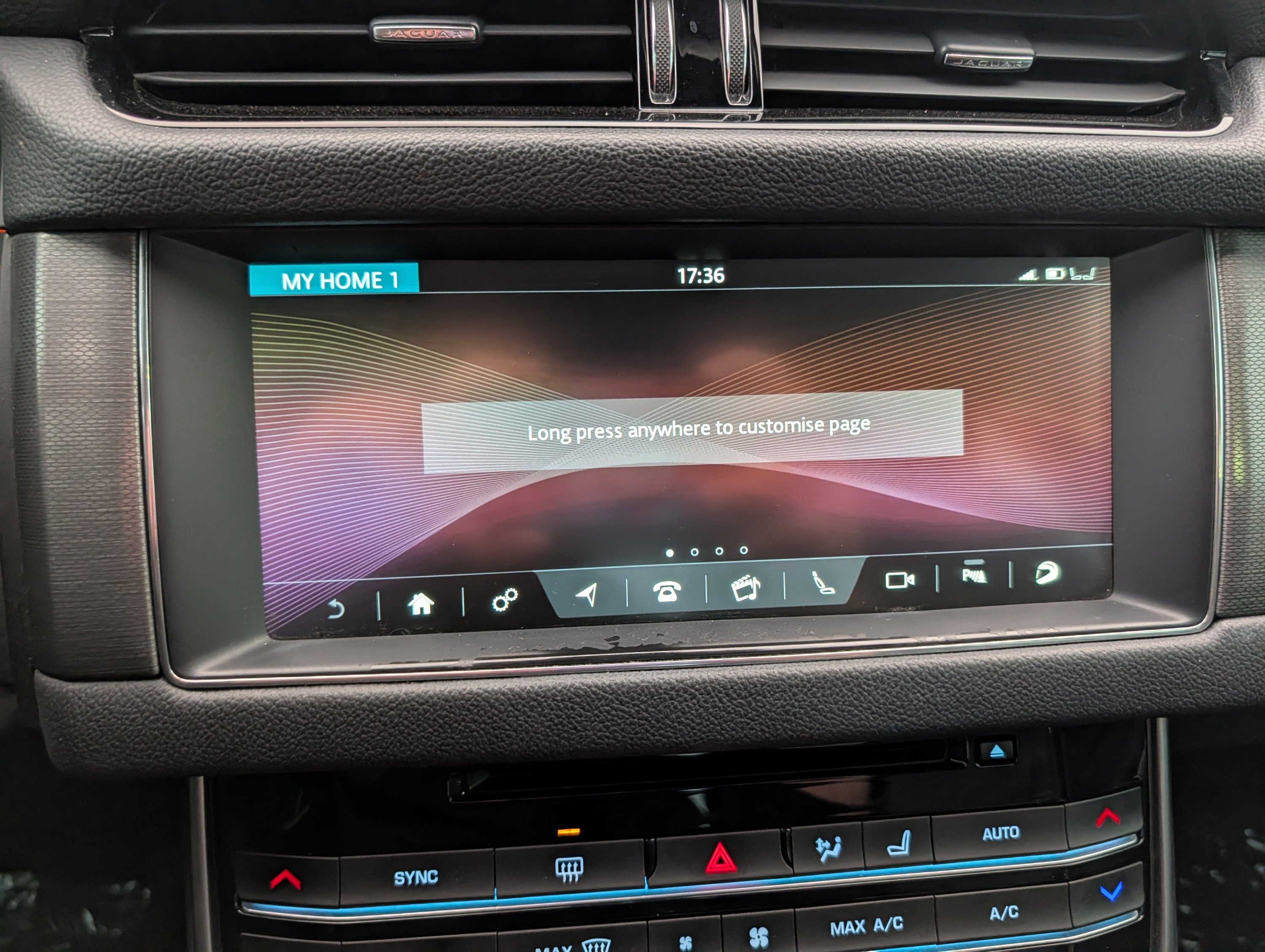 Used 2018 Jaguar XF S RWD image 58