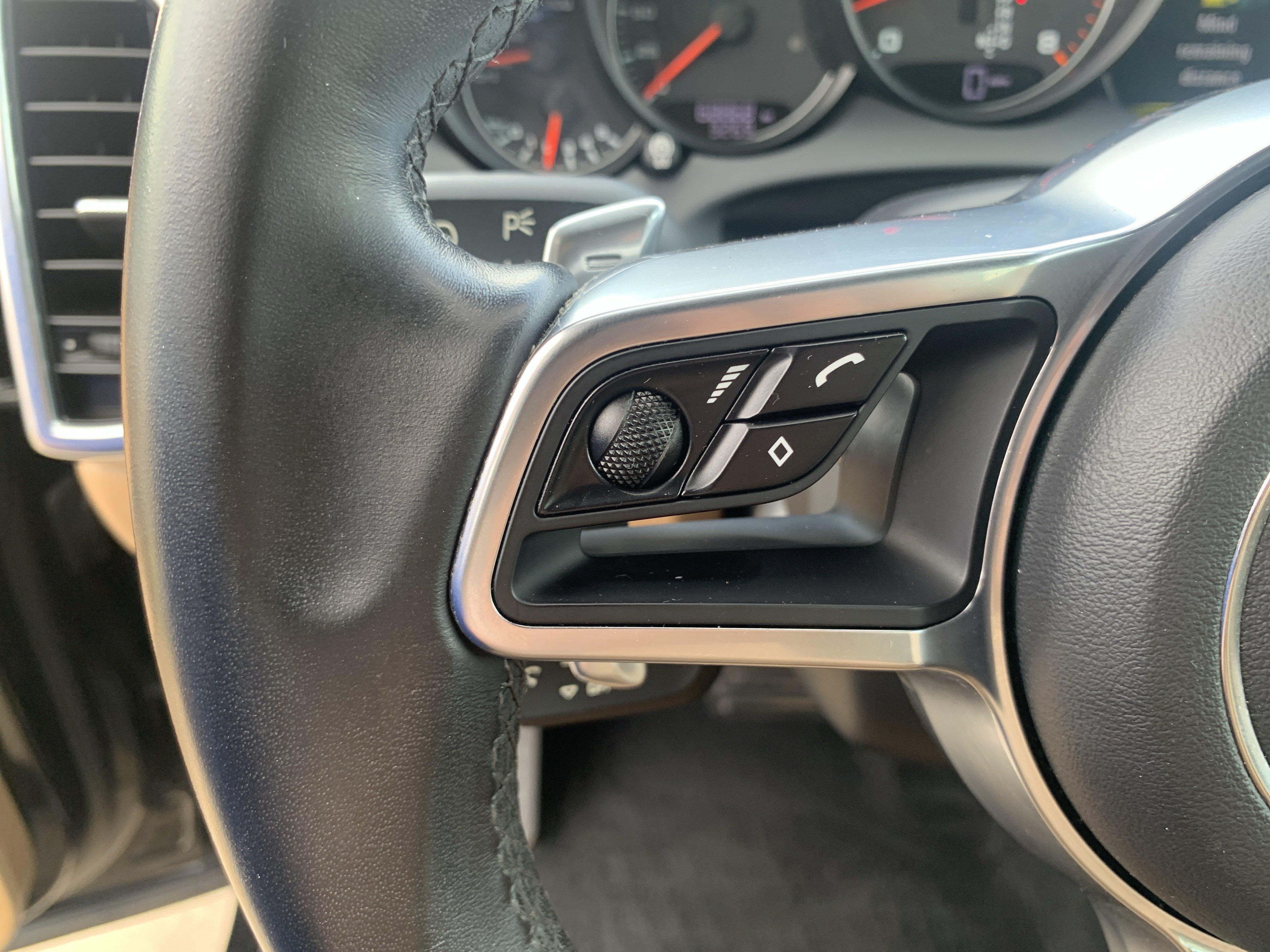 Used 2018 Porsche Cayenne Platinum Edition AWD/4WD image 19