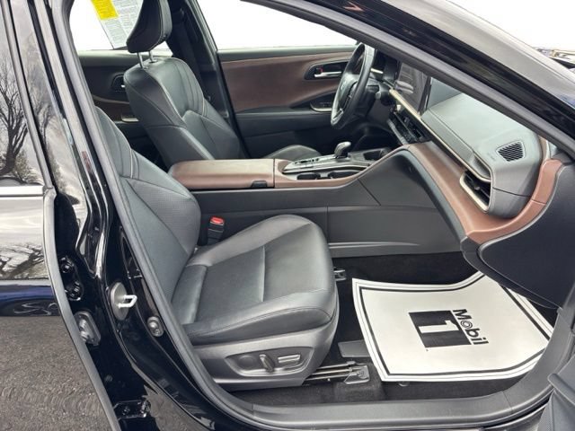 Used 2023 Toyota Crown AWD/4WD image 11