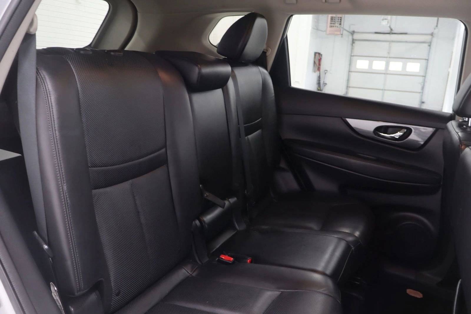 Used 2015 Nissan Rogue SL image 16