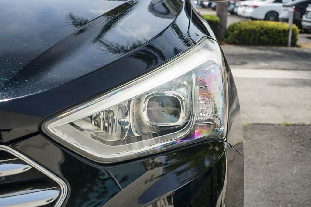 Used 2014 Hyundai Santa Fe GLS image 8