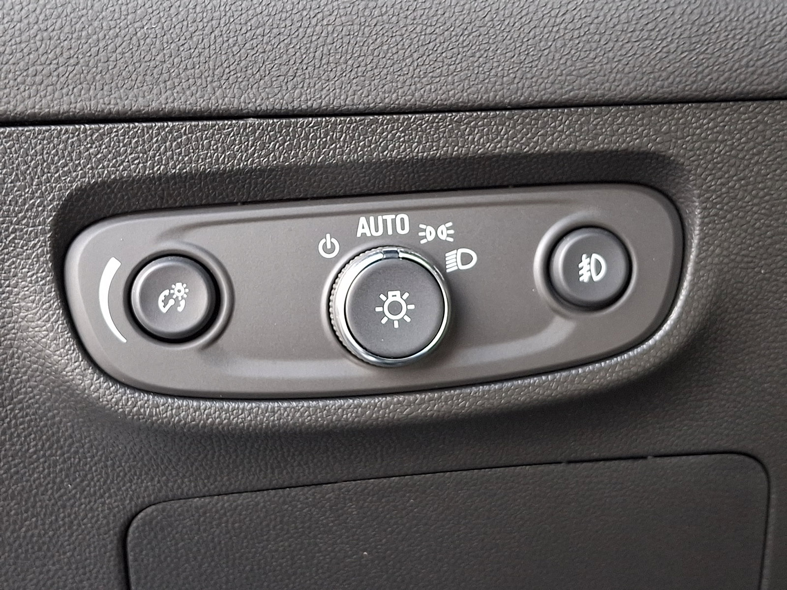 Certified 2022 Buick Encore GX Preferred w/ Cold Weather Comfort Package image 26