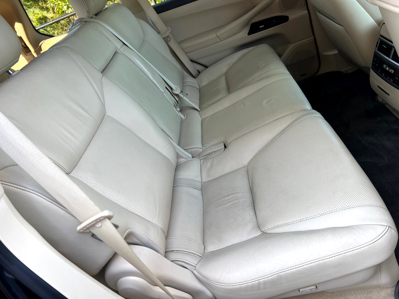 Used 2013 Lexus LX 570 4WD w/ Luxury Pkg image 13