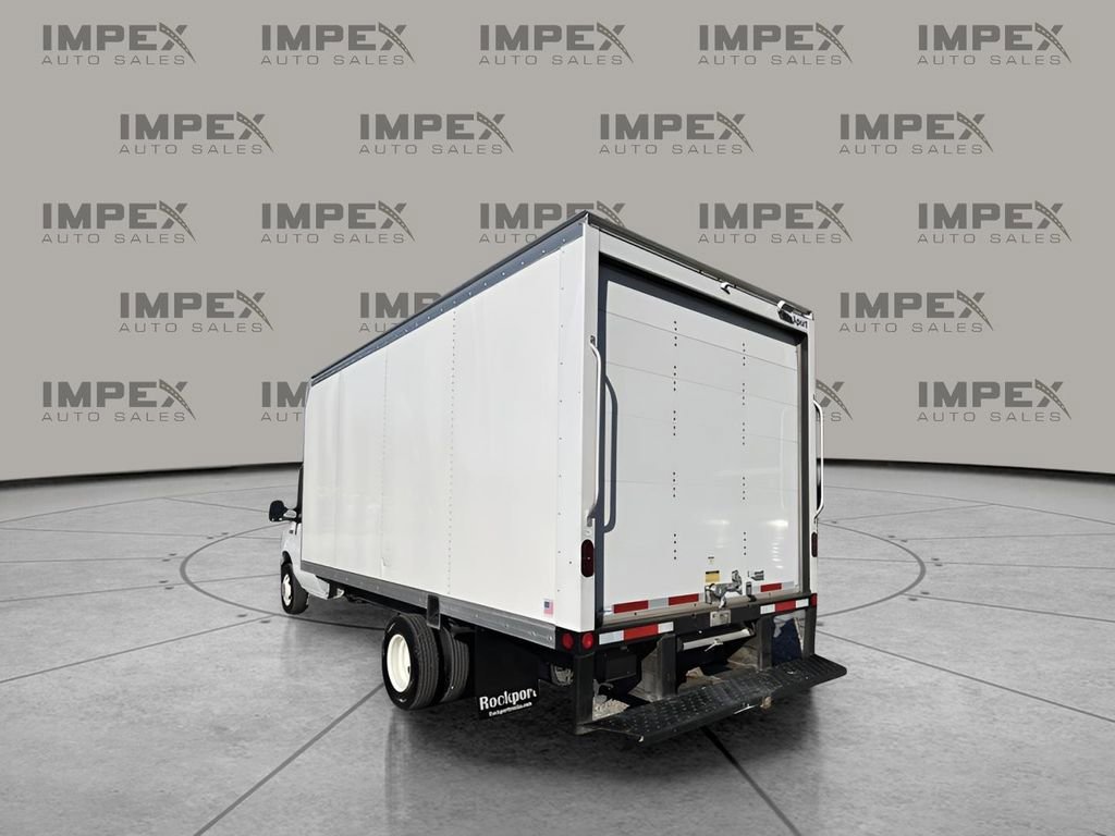 Used 2024 Ford E-450 and Econoline 450 Super Duty w/ Power Windows & Locks Group image 8