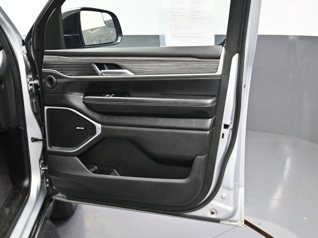 Used 2024 Jeep Wagoneer Series II w/ Flexible Seating Group image 43