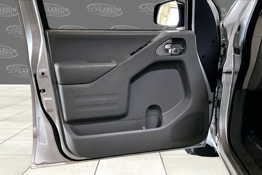 Used 2017 Nissan Frontier SV AWD/4WD image 13