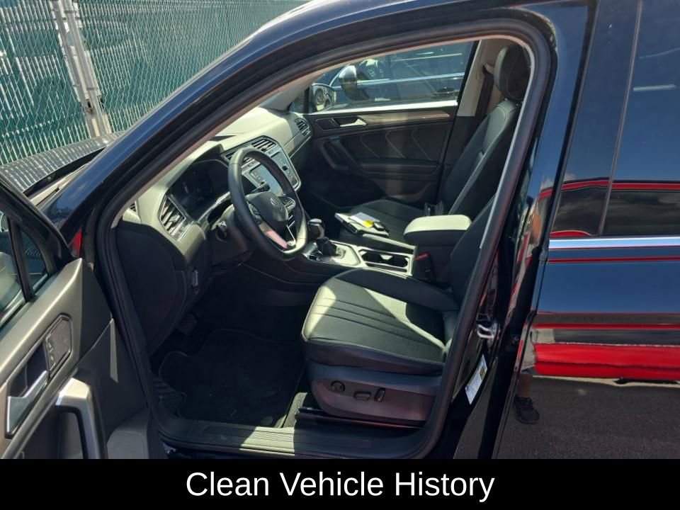Used 2023 Volkswagen Tiguan SE image 4