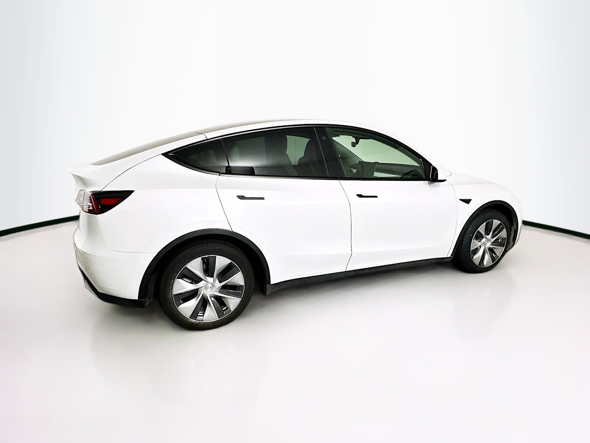 Used 2023 Tesla Model Y Long Range image 10