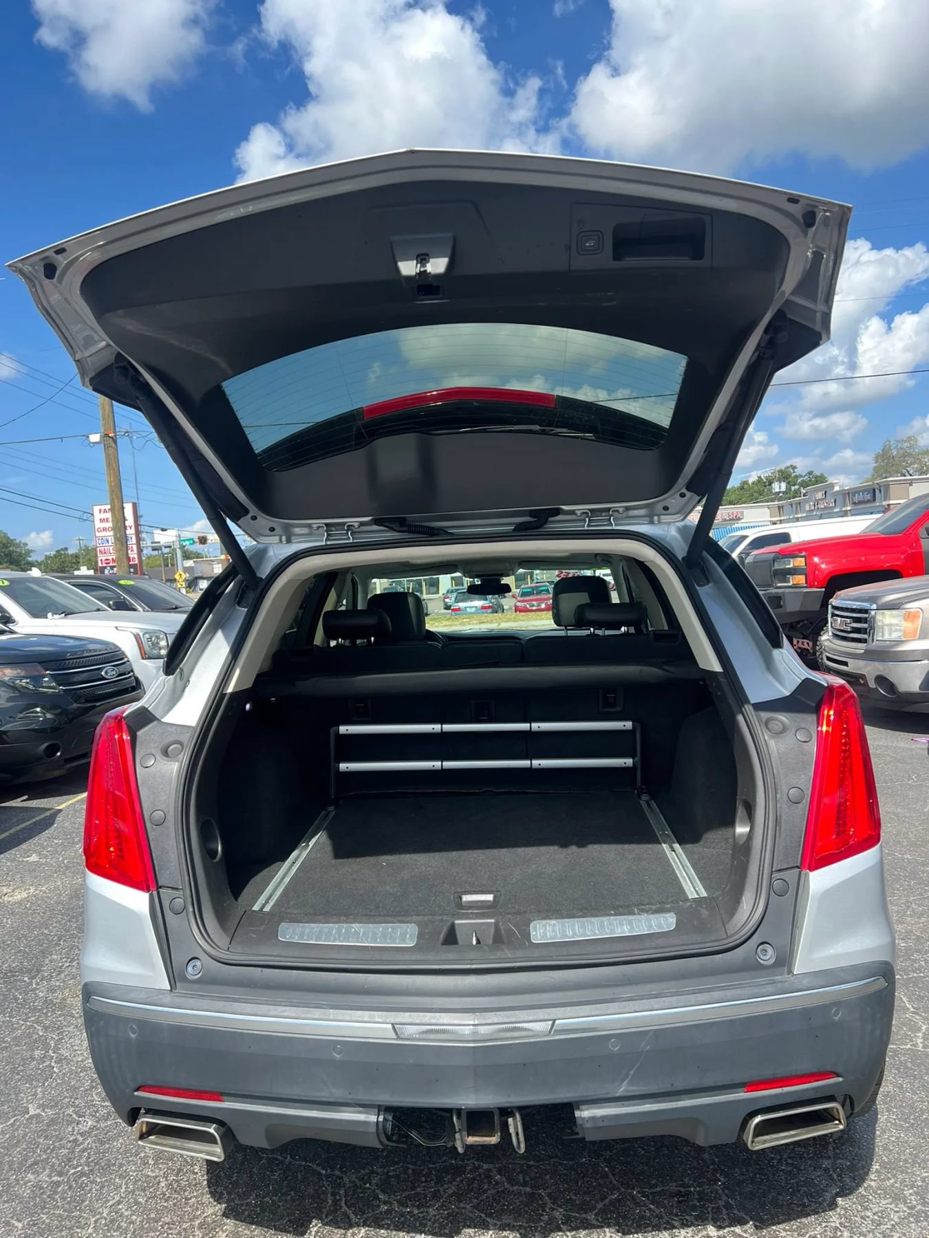 Used 2017 Cadillac XT5 Luxury w/ Driver Awareness Package FWD image 21