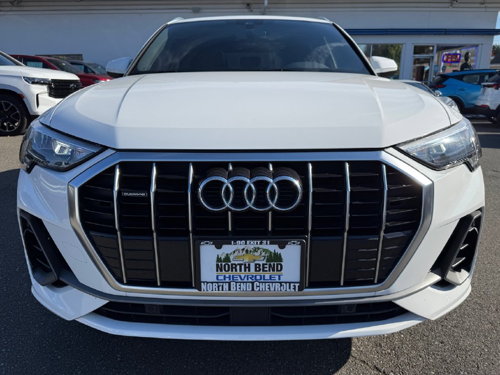 Used 2022 Audi Q3 2.0T Premium w/ Convenience Package AWD/4WD image 2