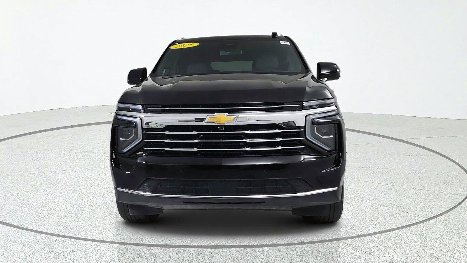 Used 2025 Chevrolet Tahoe LT AWD/4WD image 2