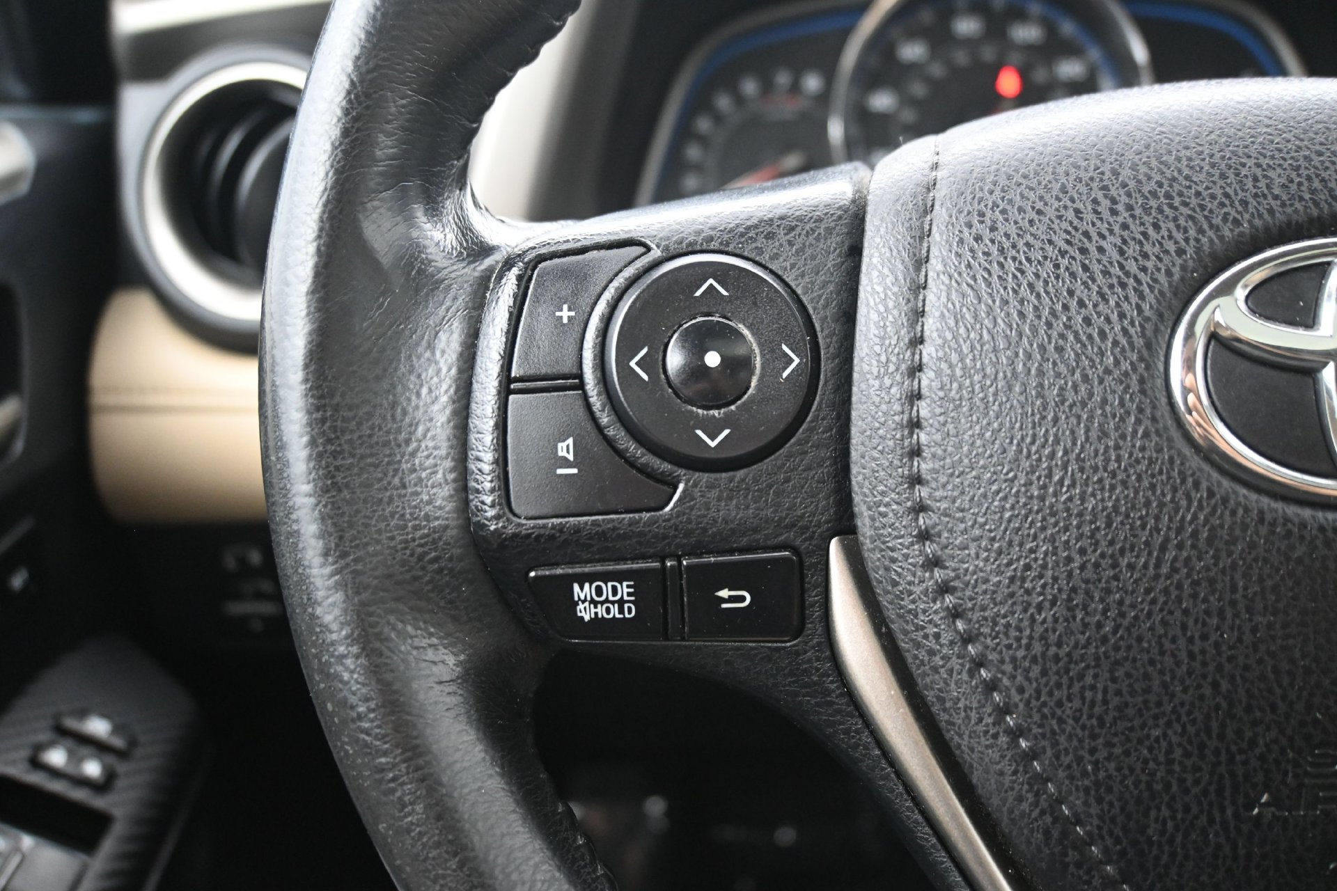 Used 2014 Toyota RAV4 Limited AWD/4WD image 21