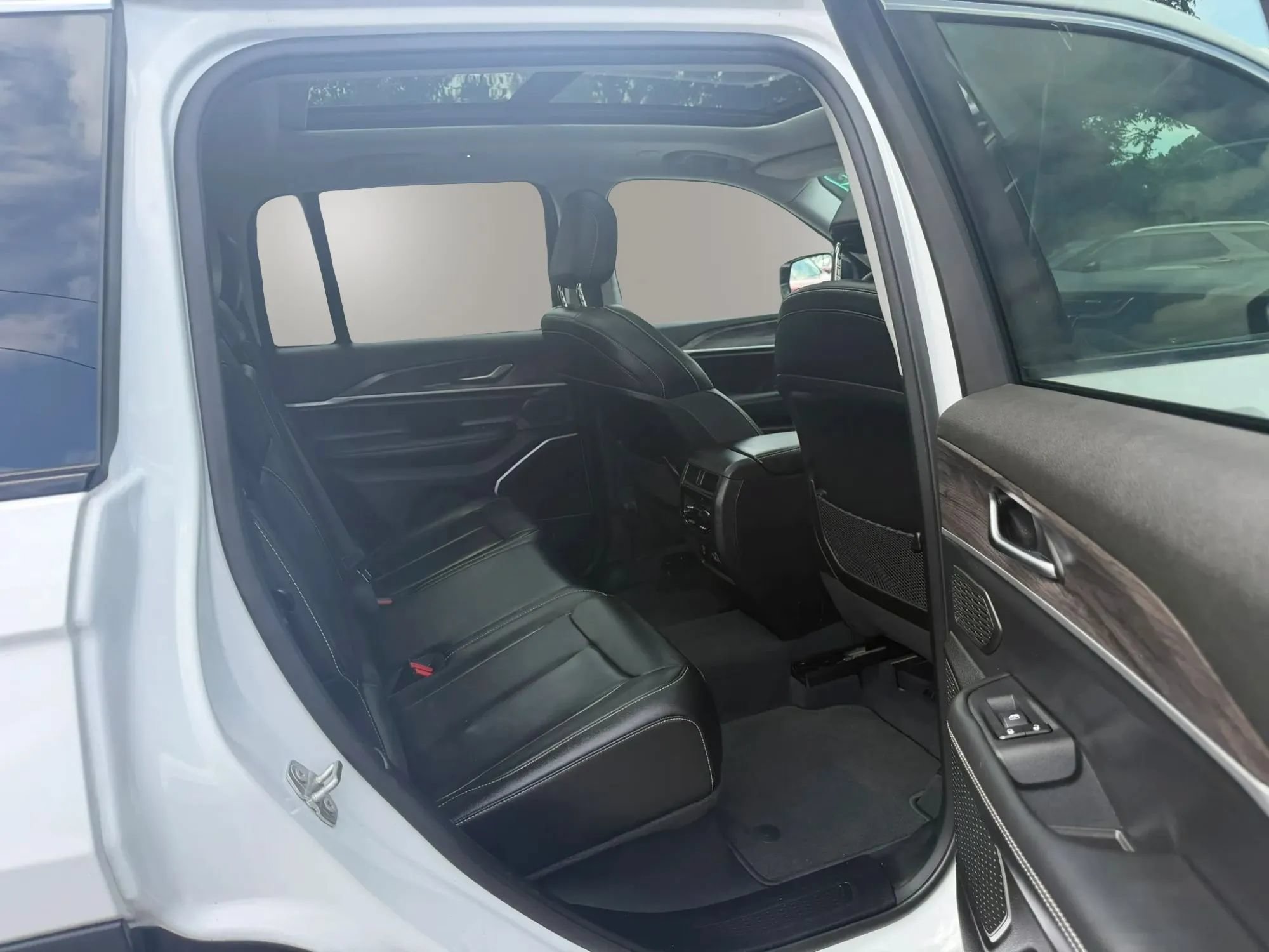 Used 2022 Jeep Grand Cherokee Limited 4xe AWD/4WD image 28