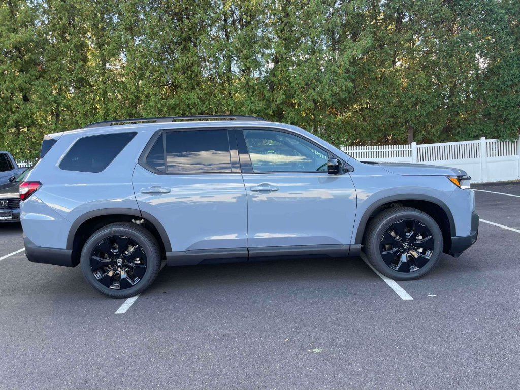 New 2026 Honda Pilot Black Edition image 4