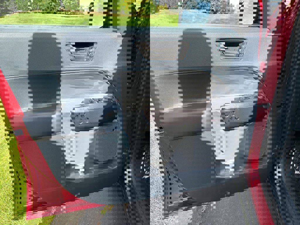 New 2025 Ford Maverick Lariat w/ Black Appearance Package image 13