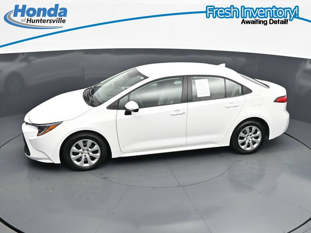 Used 2025 Toyota Corolla LE w/ Convenience Package FWD image 22