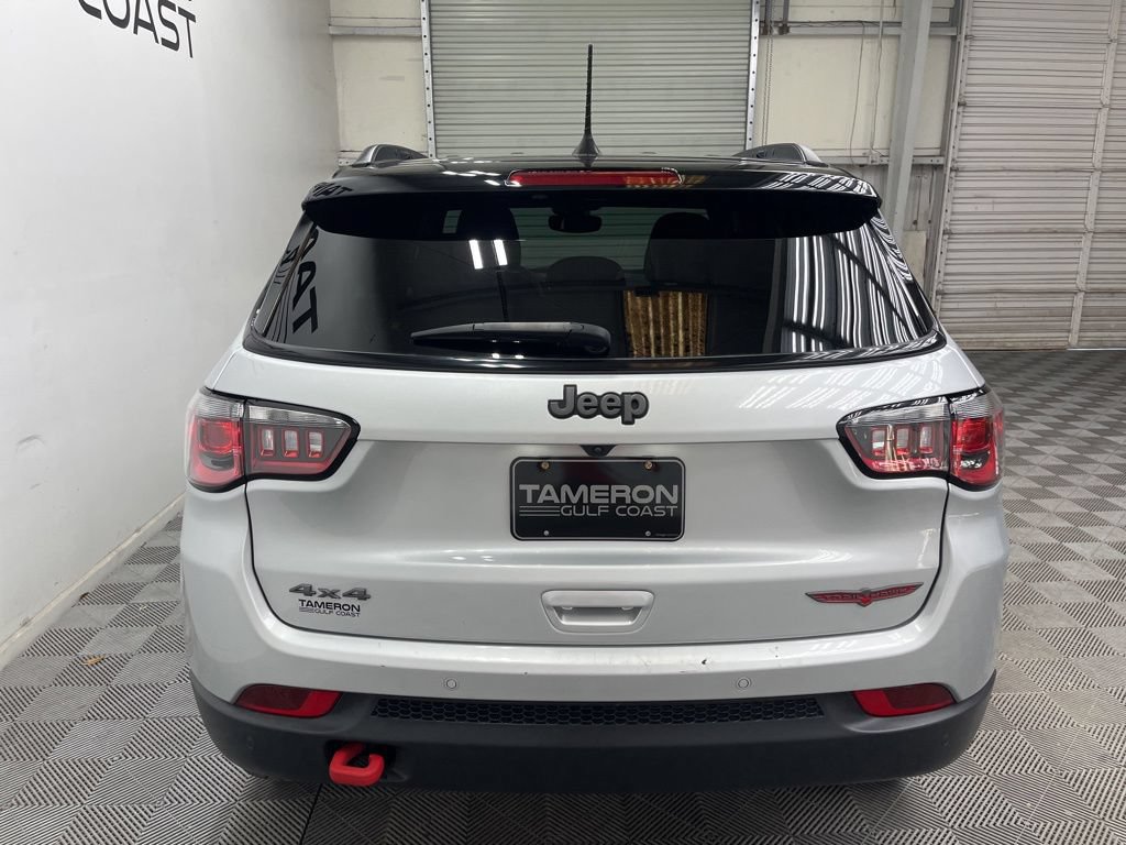 Used 2025 Jeep Compass Trailhawk AWD/4WD image 10