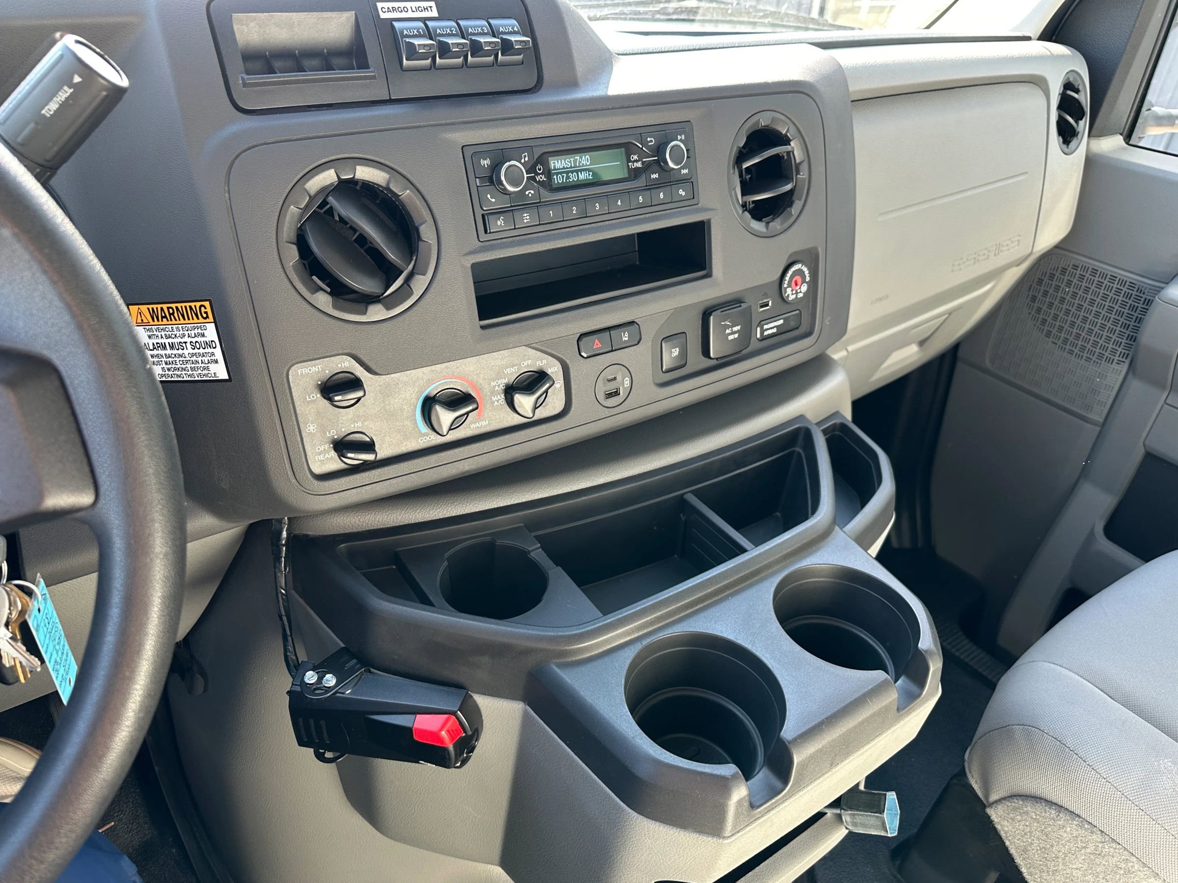 Used 2025 Ford E-450 and Econoline 450 Super Duty w/ Driver's Safety Package RWD image 27