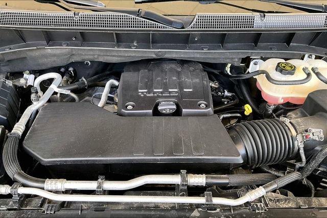 Used 2023 Chevrolet Silverado 1500 LT AWD/4WD image 20