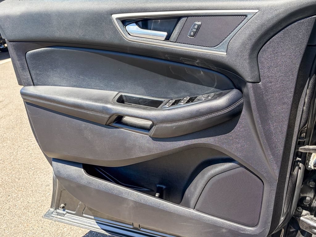 Used 2018 Ford Edge SEL w/ Equipment Group 201A FWD image 42