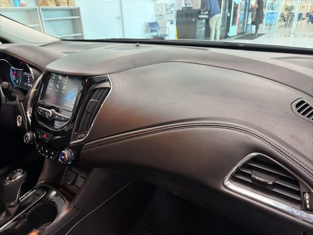 Used 2017 Chevrolet Cruze Premier image 29